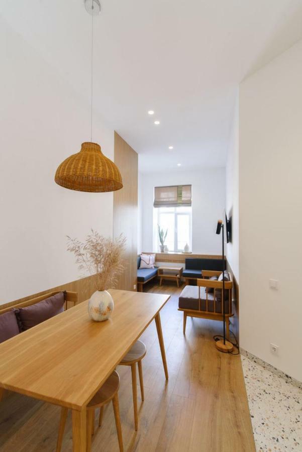 Sunrise Apartment Lviv Exterior foto