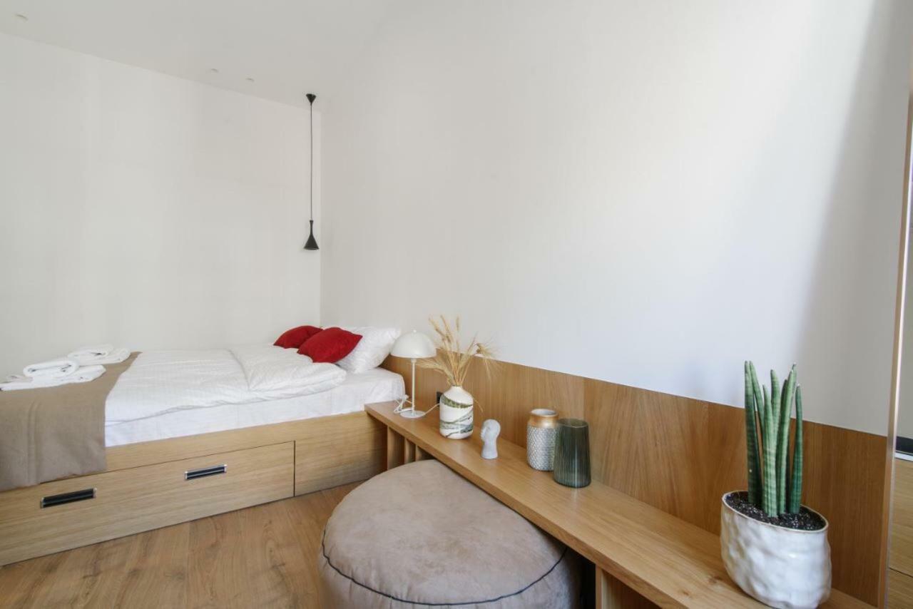Sunrise Apartment Lviv Exterior foto