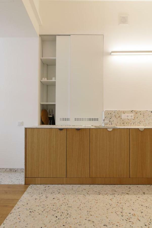 Sunrise Apartment Lviv Exterior foto